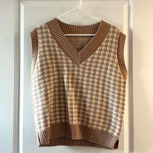 Brown and Cream Houndstooth Sweater Vest Size S/M